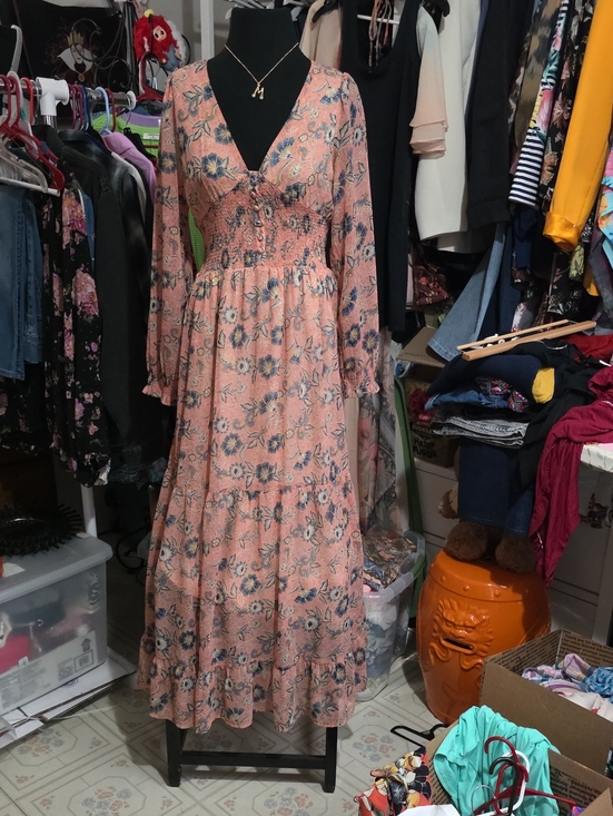 Patrons of Peace Dresses & Skirts - Patrons of Peace Peach Floral V-Neck Long Sleeve Midi Dress
